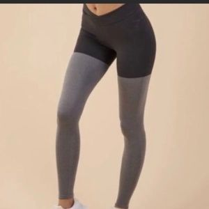 OBO- Two toned vband gymshark leggings